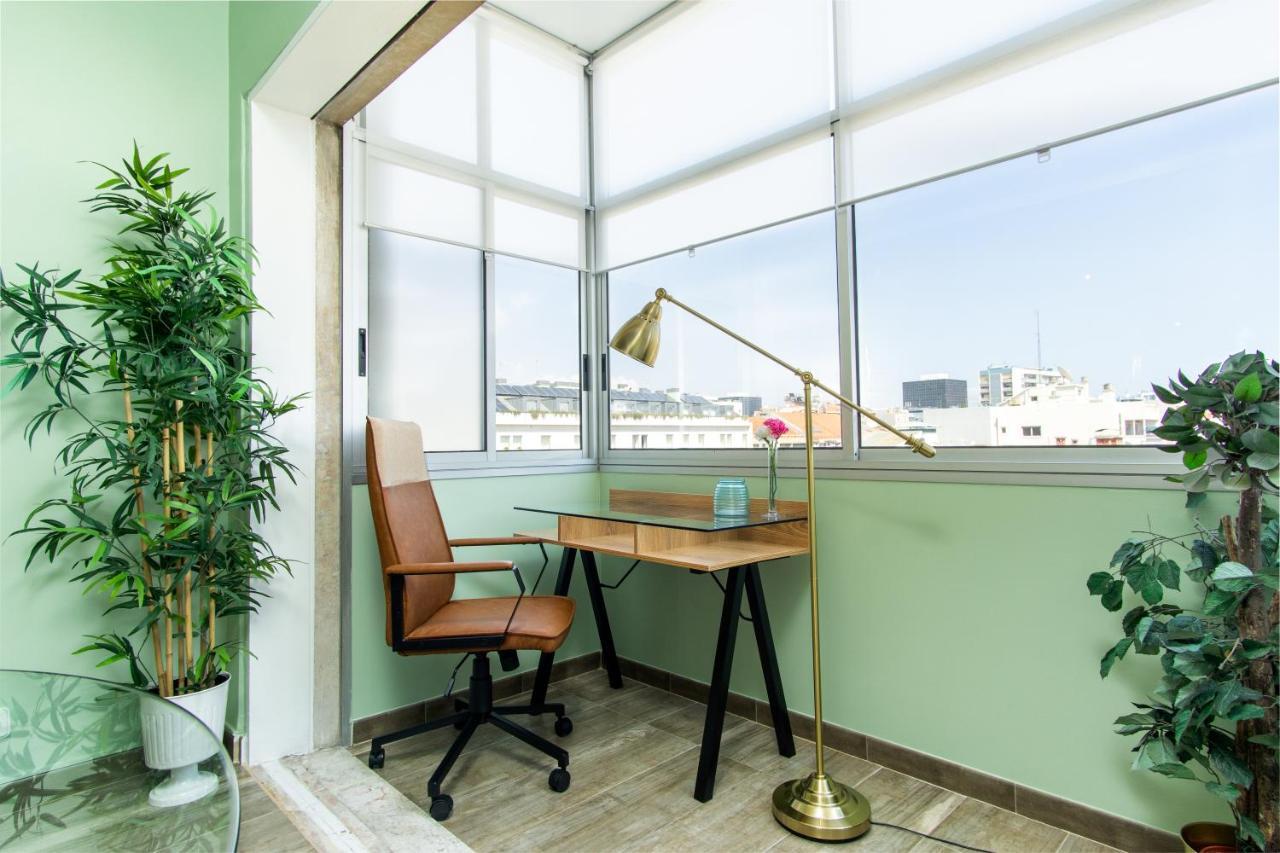 Gaze Out At The City In A Retro-Chic Getaway Lisboa Exteriör bild