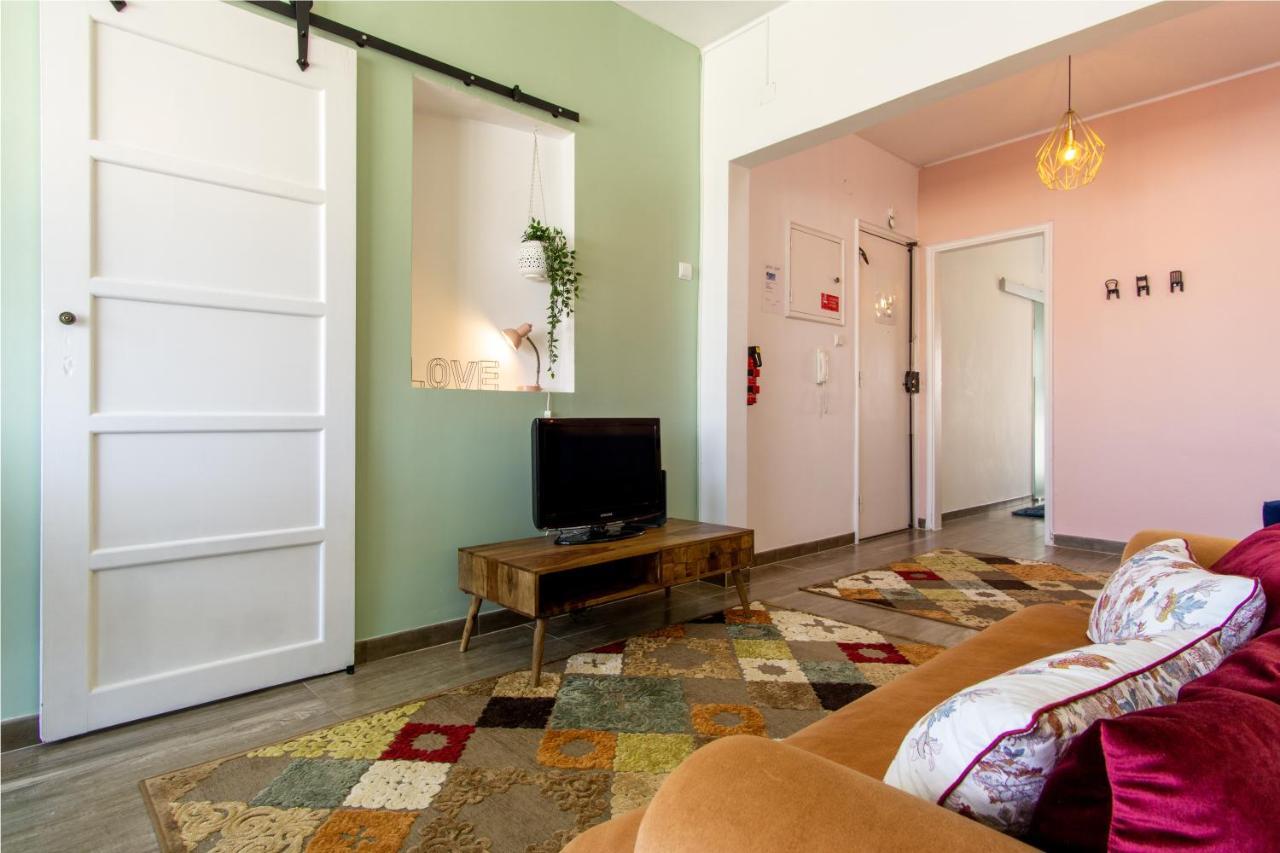 Gaze Out At The City In A Retro-Chic Getaway Lisboa Exteriör bild