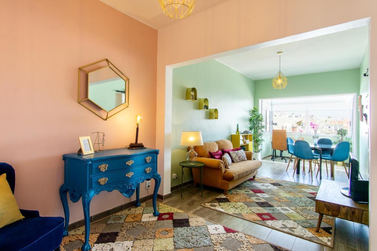 Gaze Out At The City In A Retro-Chic Getaway Lisboa Exteriör bild